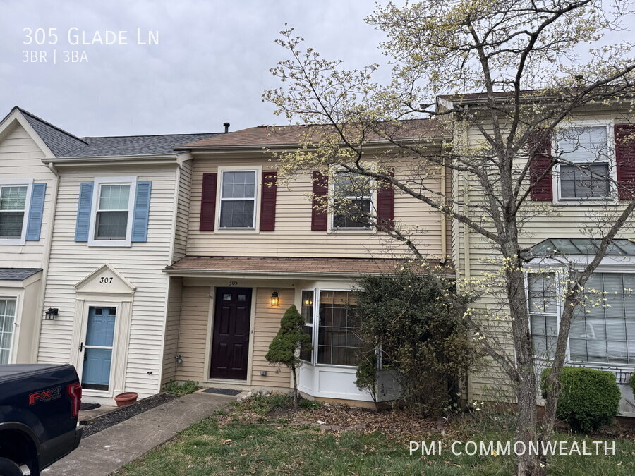 305 Glade Ln in Charlottesville, VA - Building Photo