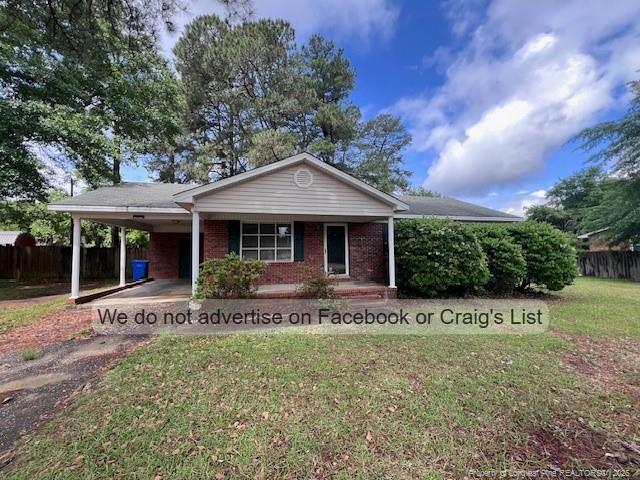 219 Ingleside Dr in Fayetteville, NC - Foto de edificio