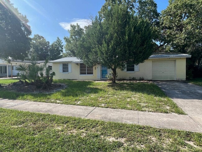 241 Shores Blvd