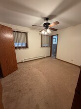 6614 W Devon Ave, Unit 1 in Chicago, IL - Building Photo - Building Photo