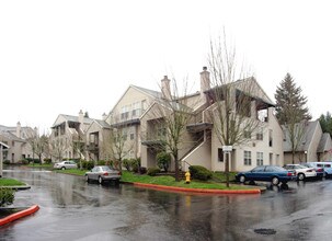 Hampton Ridge Apartments in Tigard, OR - Foto de edificio - Building Photo