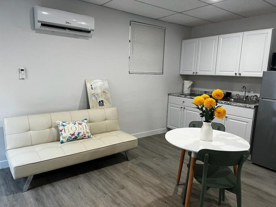 470 SW 7th St in Miami, FL - Building Photo
