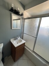 14520 Harvey Ave, Unit 2nd Floor in Harvey, IL - Building Photo - Building Photo