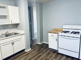 1103 N 8th St in Terre Haute, IN - Building Photo