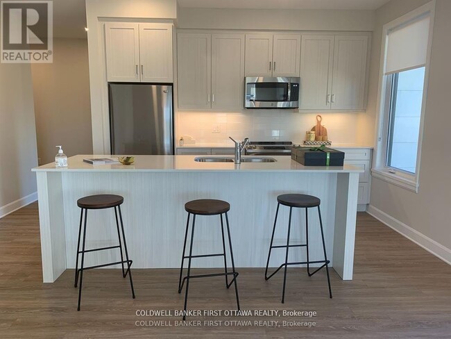 130 Boundstone Way in Ottawa, ON - Building Photo - Building Photo