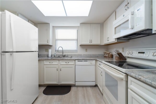 95 St Andrews Blvd in Naples, FL - Building Photo - Building Photo