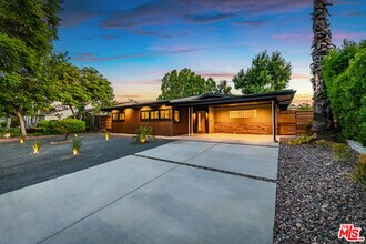 13542 Valleyheart Dr N in Los Angeles, CA - Building Photo - Building Photo