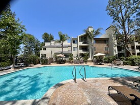 21400 Burbank Blvd, Unit 207 in Woodland Hills, CA - Building Photo