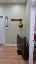 2249 S California Ave, Unit 2R in Chicago, IL - Building Photo - Building Photo
