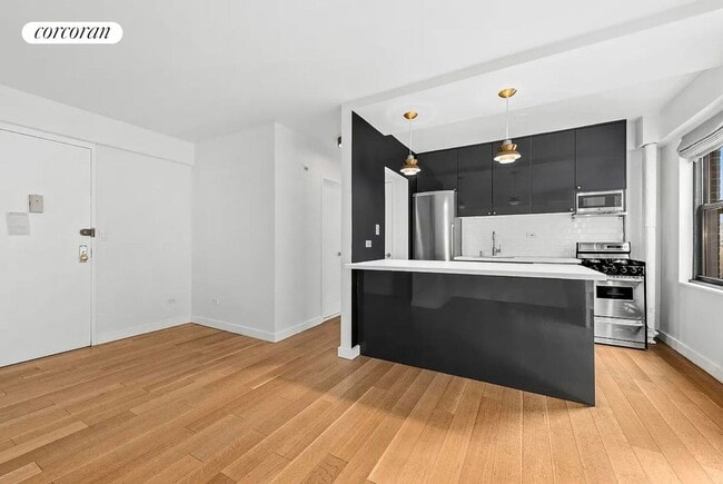 345 W 145th St in New York, NY - Foto de edificio - Building Photo