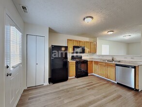 7504 Hemrich Dr in Canal Winchester, OH - Building Photo - Building Photo