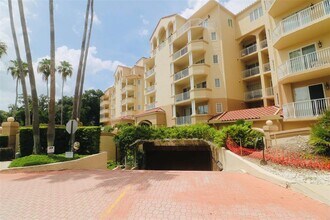 1110 W Ivanhoe Blvd in Orlando, FL - Building Photo - Building Photo
