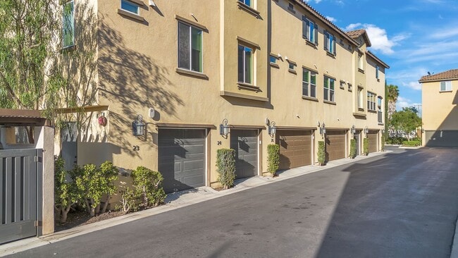 1520 W 1st St in Santa Ana, CA - Building Photo - Building Photo