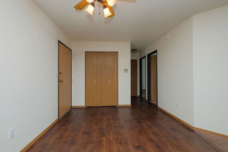 East River Apartment Community in Moorhead, MN - Building Photo - Building Photo