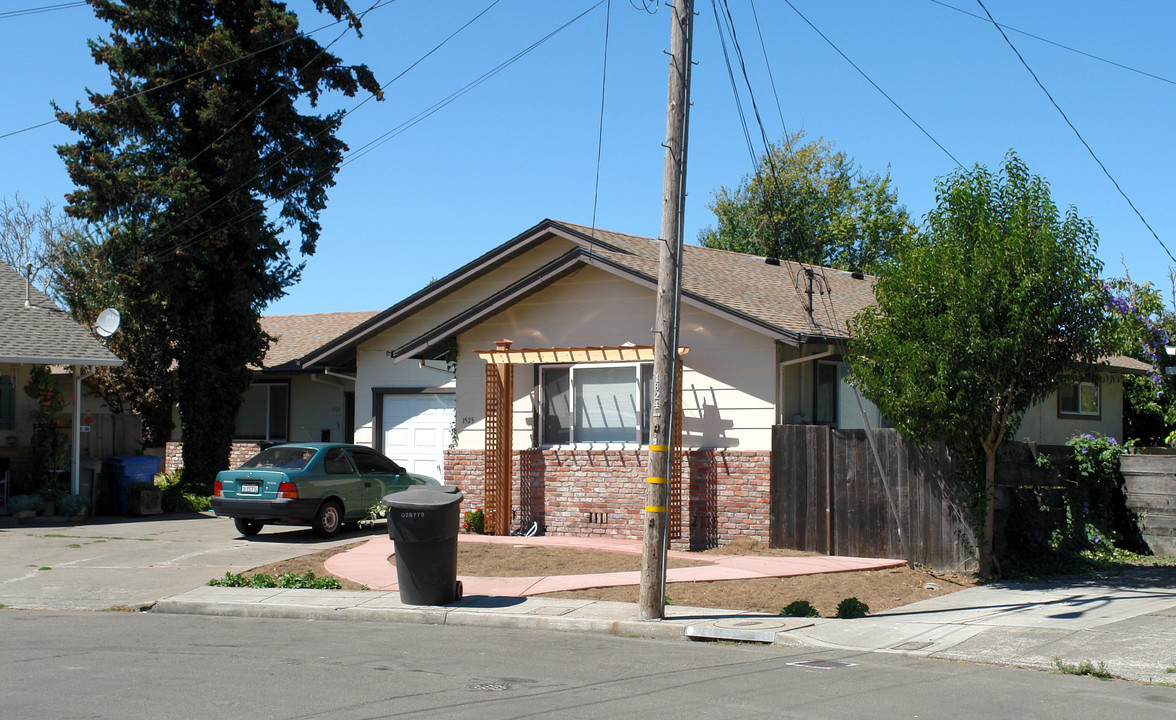 1523 Shepard Ct in Santa Rosa, CA - Building Photo