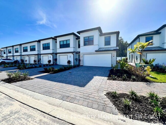 property at 27851 Solis Grande Dr