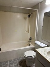 15919 Golf Club Dr in Crosby, TX - Building Photo - Building Photo