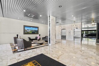 3625 N Country Club Dr in Aventura, FL - Foto de edificio - Building Photo