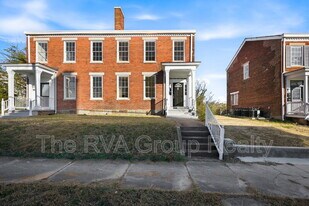 27 S Jefferson St in Petersburg, VA - Building Photo