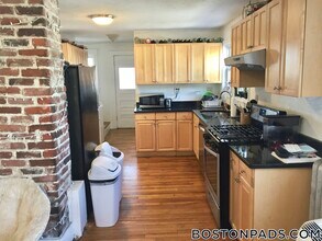 185 Hillside St in Boston, MA - Building Photo - Building Photo