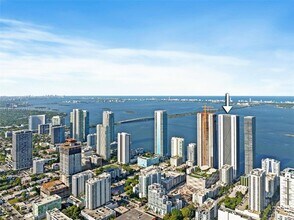 700 NE 24th St, Unit 4504 in Miami, FL - Building Photo - Building Photo
