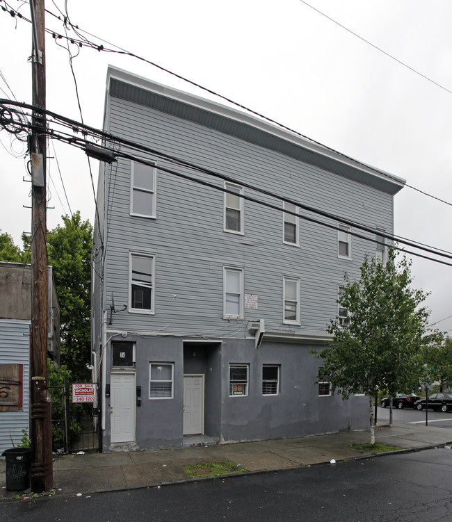 72-74 N Main St in Paterson, NJ - Building Photo - Building Photo