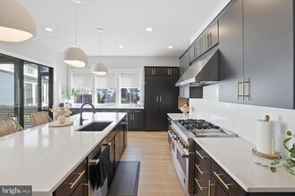 9725 Lantana Wy in Bethesda, MD - Building Photo - Building Photo