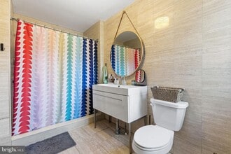 2403 Fairmount Ave in Philadelphia, PA - Building Photo - Building Photo