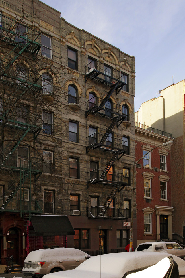 70 E 7th St in New York, NY - Foto de edificio - Building Photo