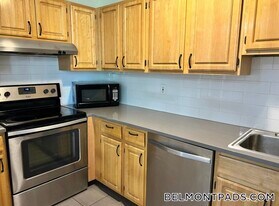 125 Trapelo Rd in Belmont, MA - Building Photo