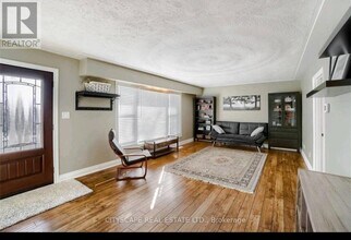 202 E 44th St in Hamilton, ON - Building Photo - Building Photo