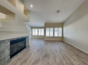 2430 W Jessica Ln in Phoenix, AZ - Building Photo - Building Photo