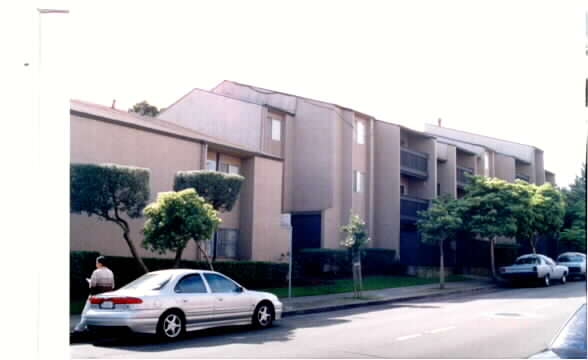 Laurel Gardens Apartments in San Francisco, CA - Building Photo - Building Photo