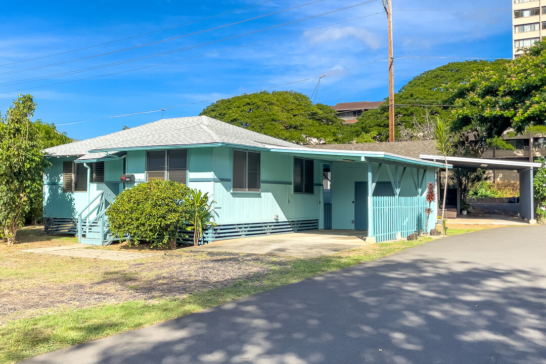 2963 Koali Rd in Honolulu, HI - Building Photo