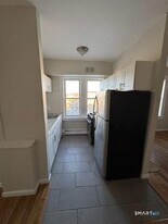 335 Wells St, Unit 11 in Bridgeport, CT - Building Photo