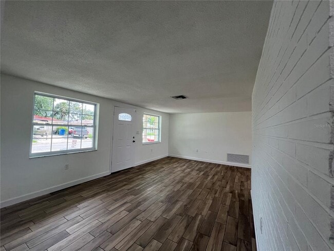 7315 Brentwood Dr in Port Richey, FL - Building Photo - Building Photo