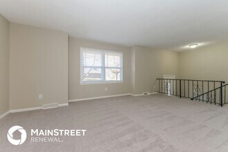 8301 Laurel Ave in Raytown, MO - Foto de edificio - Building Photo