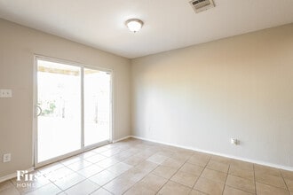 1811 Buescher Path in San Antonio, TX - Foto de edificio - Building Photo