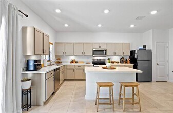369 NW 8th Ct in Pompano Beach, FL - Building Photo - Building Photo
