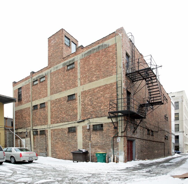 9 W Cass St in Joliet, IL - Building Photo - Building Photo
