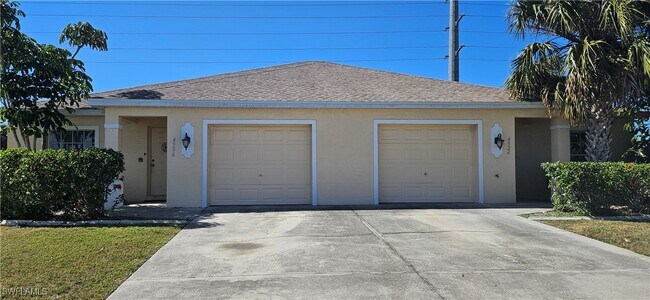 4524 Santa Barbara Blvd in Cape Coral, FL - Foto de edificio - Building Photo