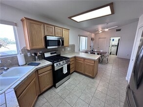 5087 Emerald River Dr in Fort Mohave, AZ - Foto de edificio - Building Photo