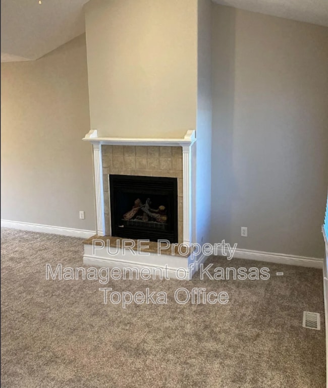 4335 NW 53rd Terrace in Topeka, KS - Building Photo - Building Photo