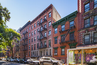 412-414 E Ninth St in New York, NY - Foto de edificio - Primary Photo