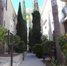 3752 Mykonos Ln in San Diego, CA - Building Photo - Building Photo