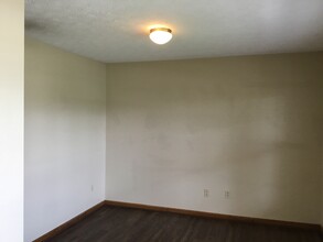 6585 Taylor Trace Ln in Hamilton, OH - Building Photo - Building Photo