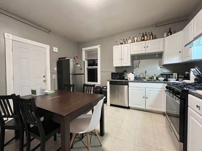 168 Hillside St, Unit 2