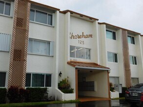 125 Shore Ct in North Palm Beach, FL - Building Photo - Building Photo