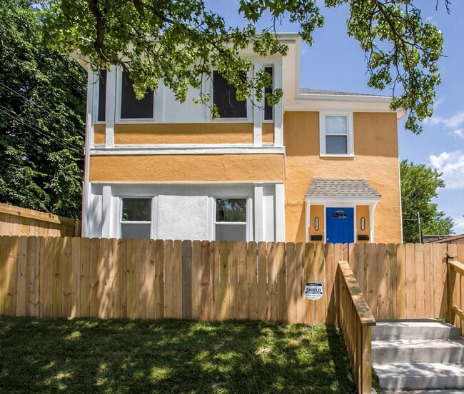 property at 2510 E 59th St