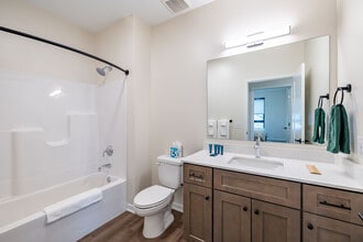 Leavenworth Lofts in Omaha, NE - Building Photo - Interior Photo